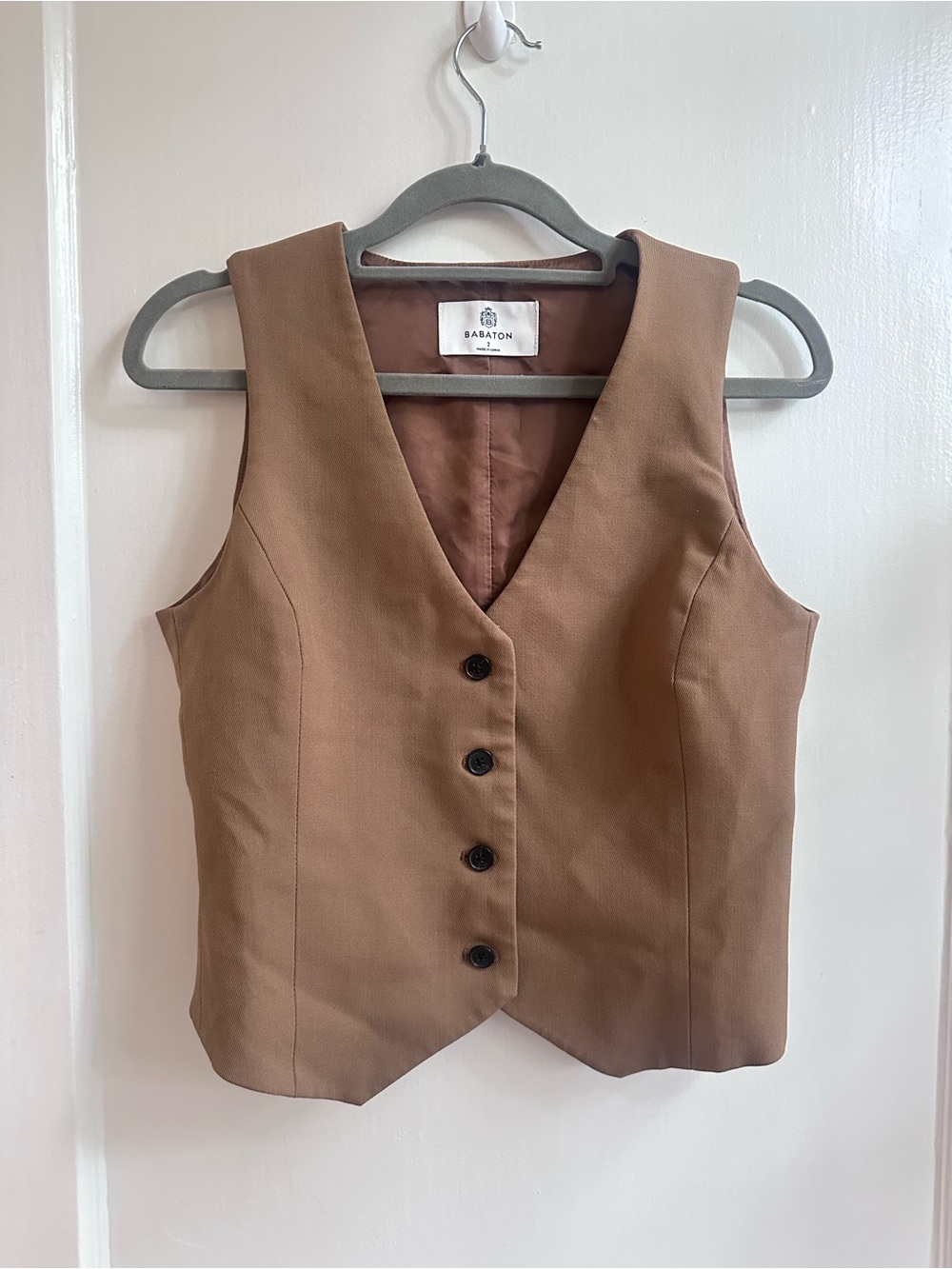 Aritzia Babaton Camel Button-Front Tailored Vest